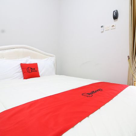 Reddoorz Plus Near Stie Ykpn Maguwo Екстериор снимка