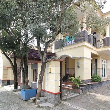Reddoorz Plus Near Stie Ykpn Maguwo Екстериор снимка