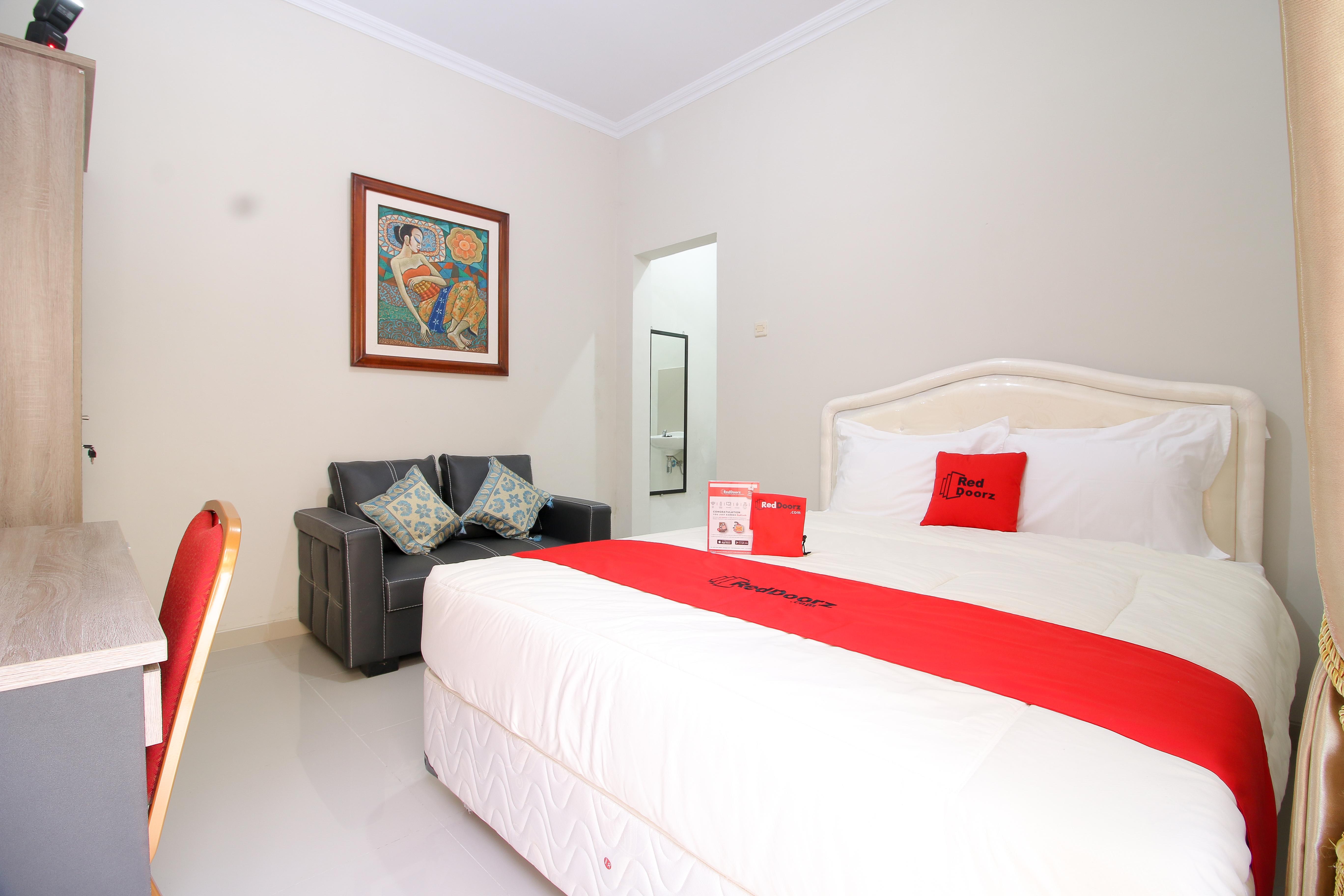 Reddoorz Plus Near Stie Ykpn Maguwo Екстериор снимка