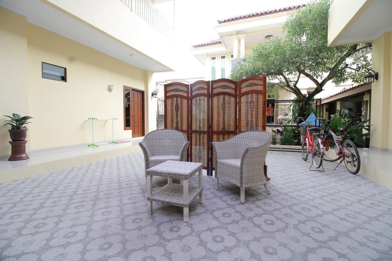 Reddoorz Plus Near Stie Ykpn Maguwo Екстериор снимка