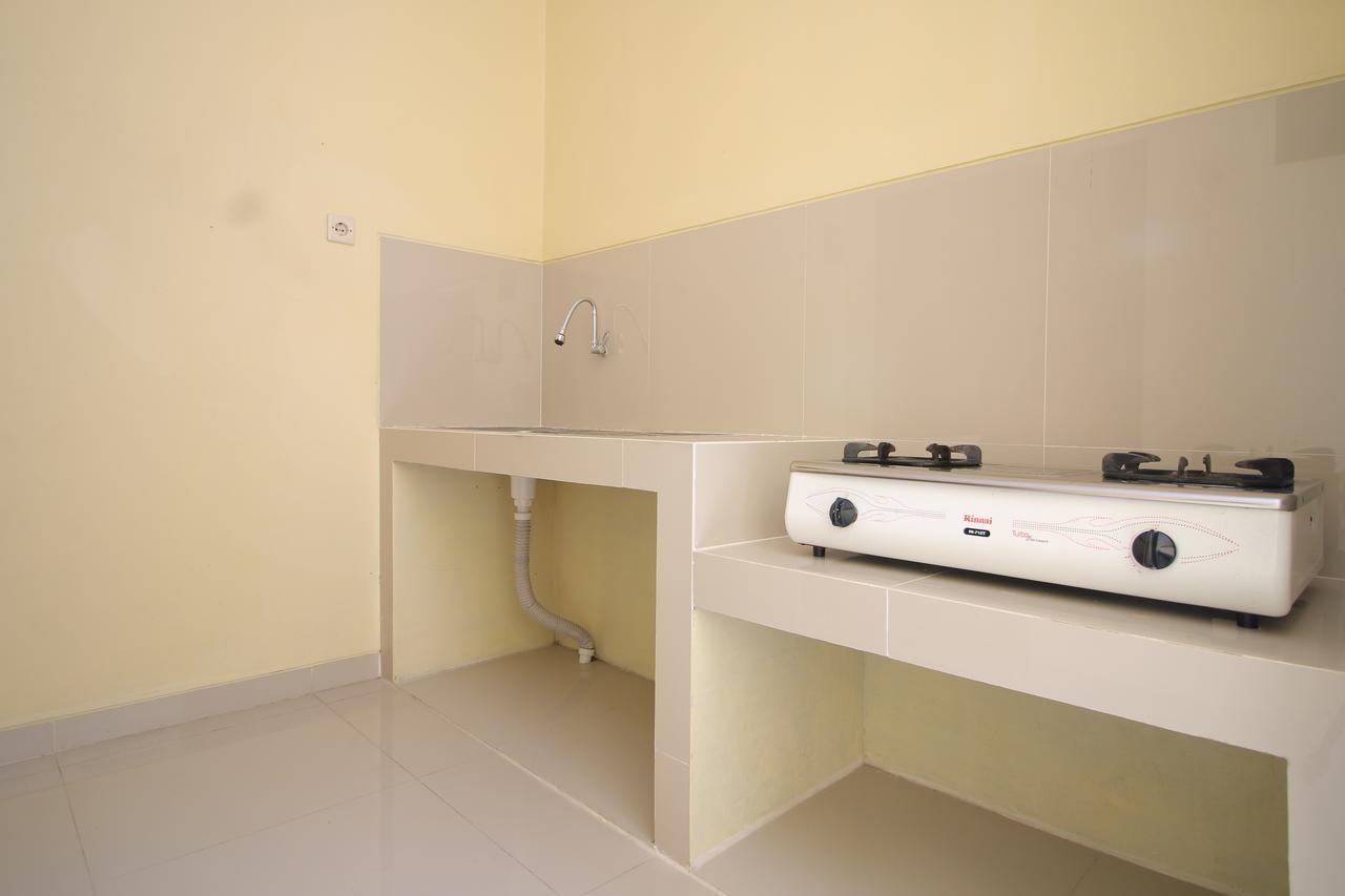 Reddoorz Plus Near Stie Ykpn Maguwo Екстериор снимка
