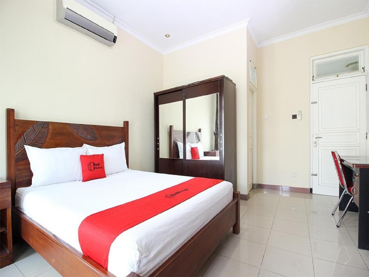 Reddoorz Plus Near Stie Ykpn Maguwo Екстериор снимка