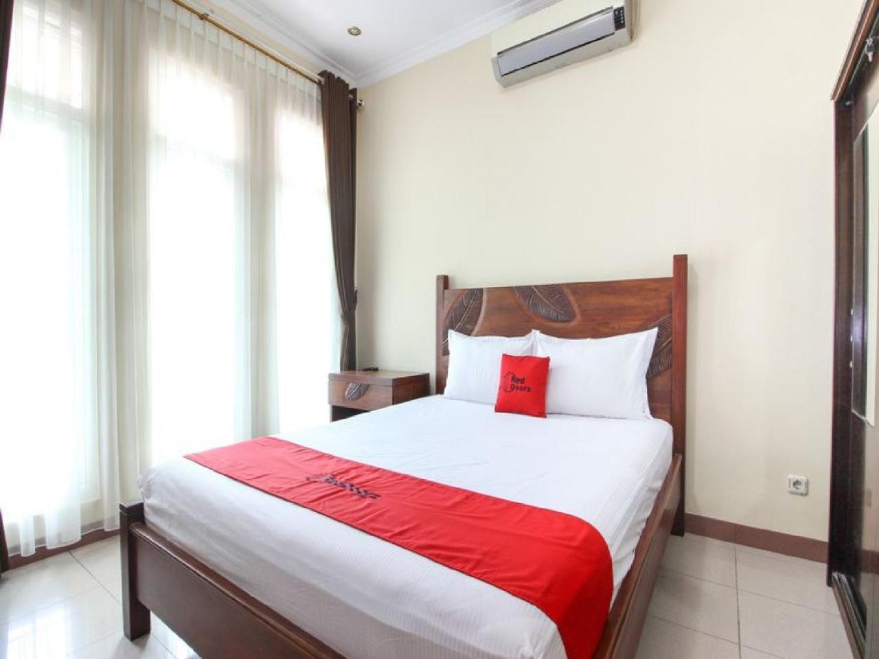 Reddoorz Plus Near Stie Ykpn Maguwo Екстериор снимка